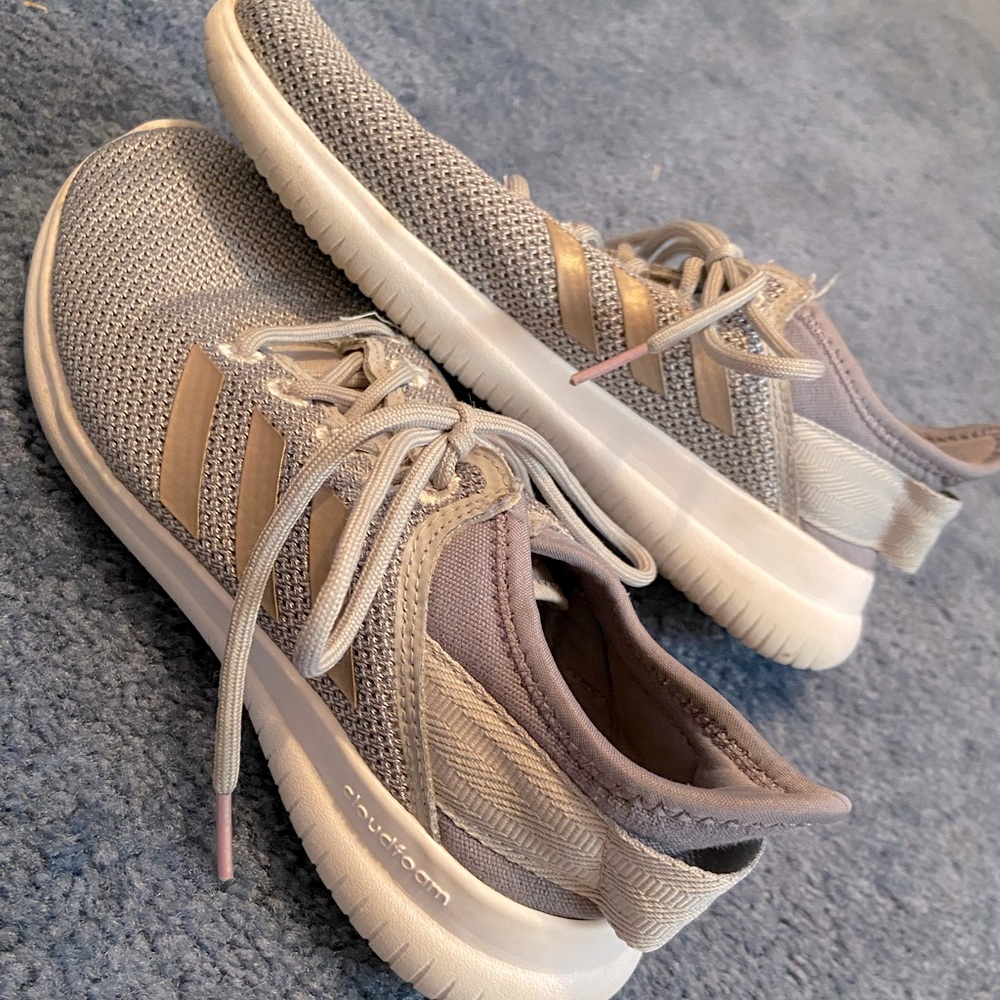 Adidas Sneakers